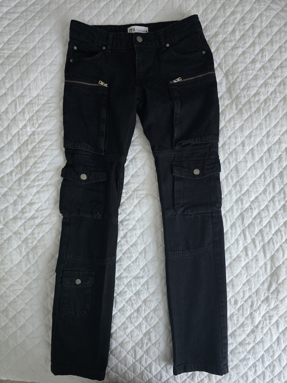 Zara Black Straight-Leg Cargo Jeans with Zipper & Pockets Details Size 2